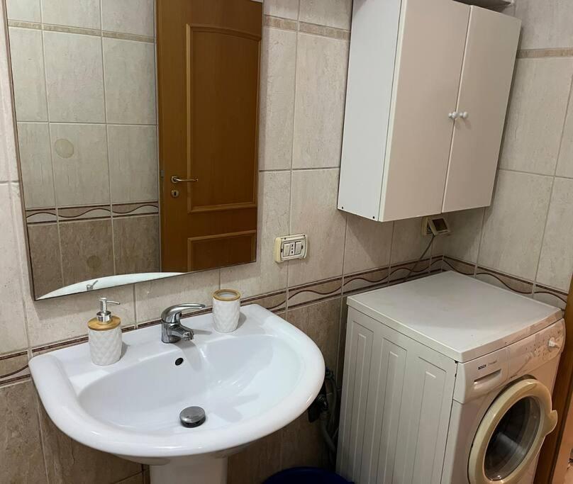 Ak Terminal Apartments Драч Екстериор снимка
