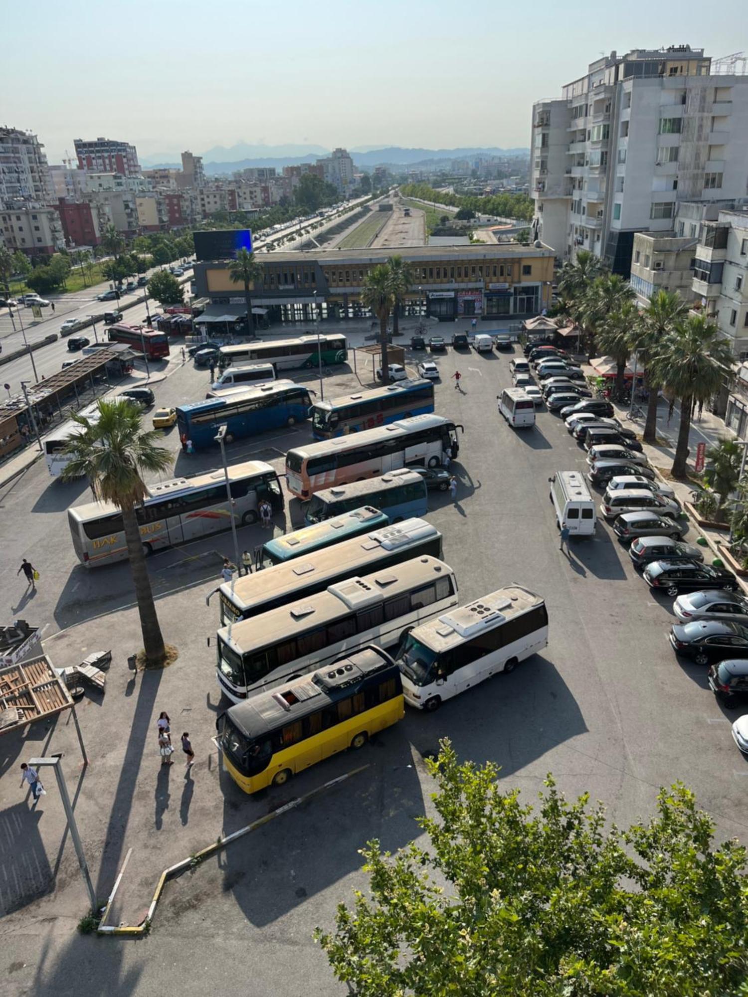 Ak Terminal Apartments Драч Екстериор снимка